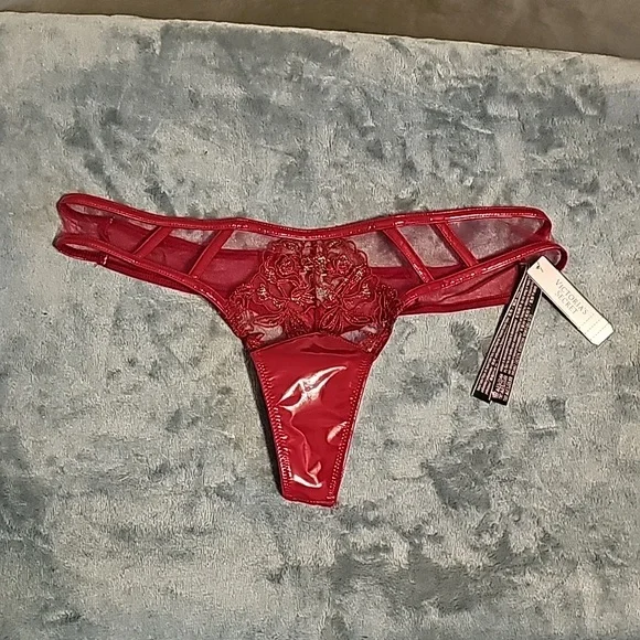 NWT Victoria's Secret Very Sexy pleather thong - Picture 1 of 4